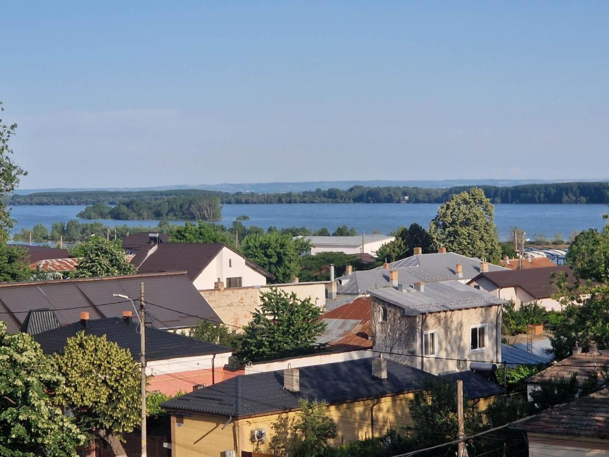 Apartament Cu 2 Dormitoare - Madalina Corabia エクステリア 写真