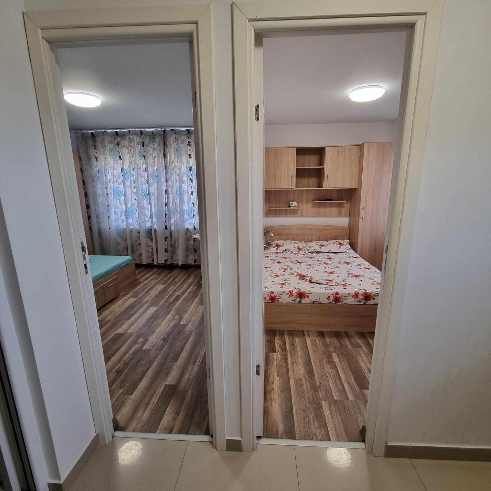Apartament Cu 2 Dormitoare - Madalina Corabia エクステリア 写真